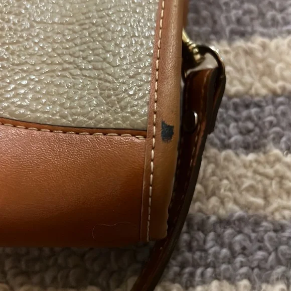 Dooney & Bourke cross body purse - Picture 9 of 10